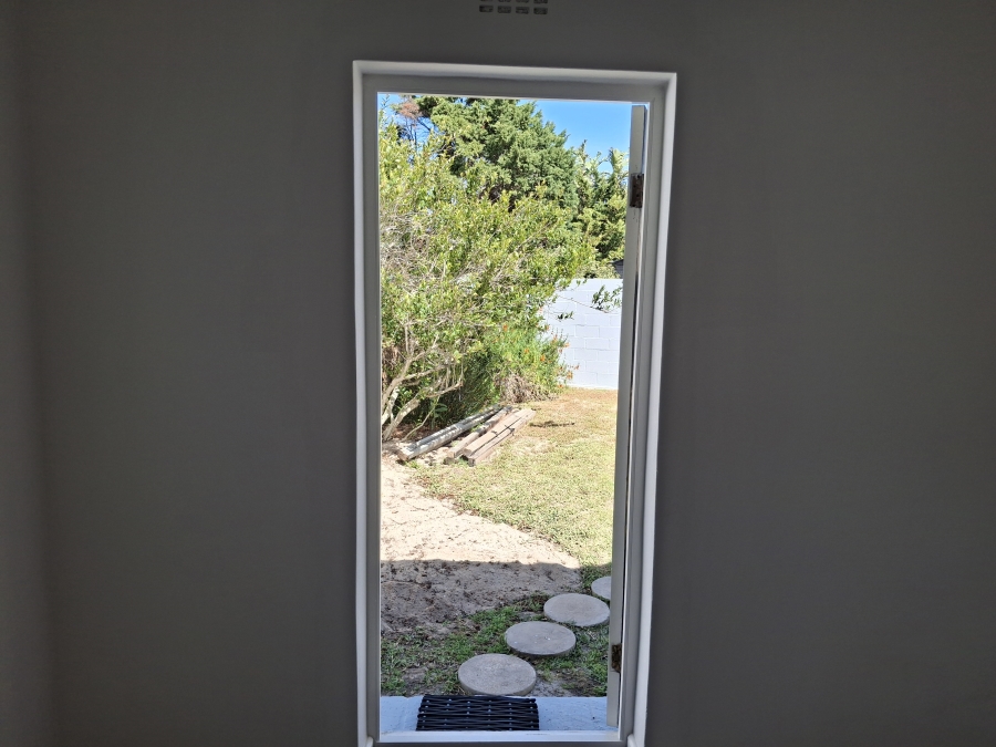 To Let 1 Bedroom Property for Rent in Sunnydale Western Cape